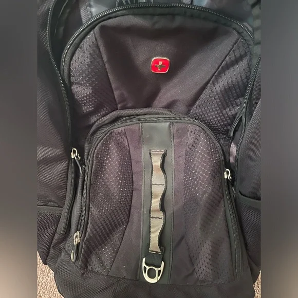 SwissGear 1271 Scansmart Laptop Backpack, BLACK, 16-Inch - Picture 2 of 9